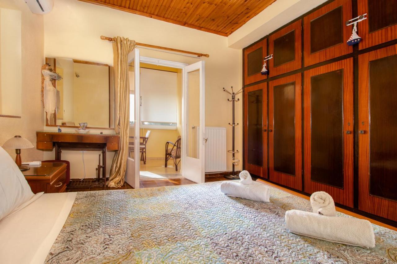 Eleni's Traditional House In Agrafi Appartamento *